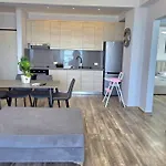Beachfront & Sea View 101 - Happy Apartament *