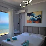 Beachfront & Sea View 101 - Happy アパート *
