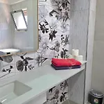 Beachfront & Sea View 101 - Happy Apartament Durrës
