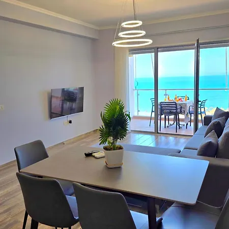 Beachfront & Sea View 101 - Happy דירה *