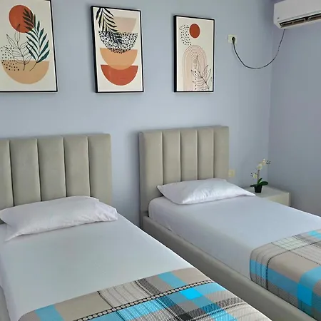 Beachfront & Sea View 101 - Happy *