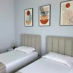 Beachfront & Sea View 101 - Happy Appartement