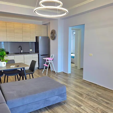 Beachfront & Sea View 101 - Happy Apartment